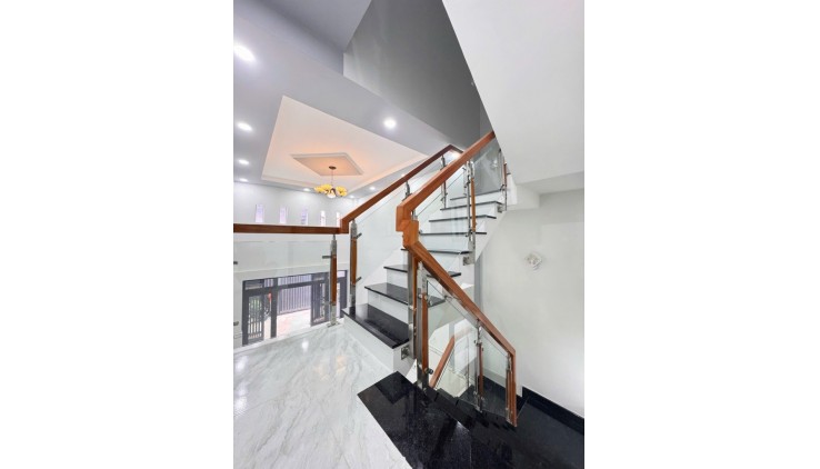 GẦN BỐN XÃ, NGAY LÊ VĂN QUỚI, 43M2, 3 TẦNG, HẺM XE HƠI, SỔ NỞ HẬU GIÁ NHỈNH 4 TỶ